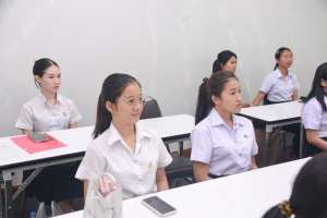 ศูนย์ภาษา จัดสัมภาษณ์นักศึกษาเพื่อเข้าร่วมโครงการ TRU-Teacher และโครงการ TRU-TVET