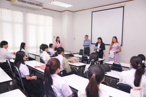 ศูนย์ภาษา จัดสัมภาษณ์นักศึกษาเพื่อเข้าร่วมโครงการ TRU-Teacher และโครงการ TRU-TVET