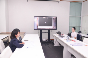 ศูนย์ภาษา จัดสัมภาษณ์นักศึกษาเพื่อเข้าร่วมโครงการ TRU-Teacher และโครงการ TRU-TVET
