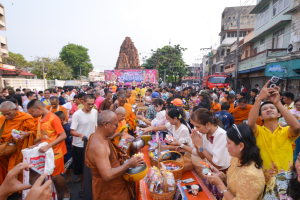 มรท. ร่วมพิธีทำบุญตักบาตรประเพณีวันสงกรานต์ ประจำปี พ.ศ. 2567