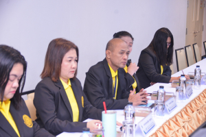องคมนตรีตรวจเยี่ยมการดำเนินงานของมหาวิทยาลัยราชภัฏเทพสตรี