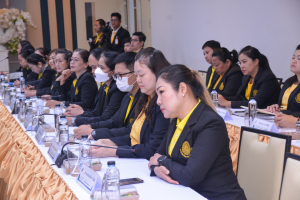 องคมนตรีตรวจเยี่ยมการดำเนินงานของมหาวิทยาลัยราชภัฏเทพสตรี