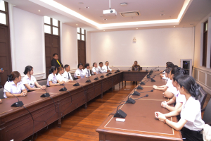 องคมนตรีตรวจเยี่ยมการดำเนินงานของมหาวิทยาลัยราชภัฏเทพสตรี