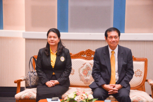 องคมนตรีตรวจเยี่ยมการดำเนินงานของมหาวิทยาลัยราชภัฏเทพสตรี