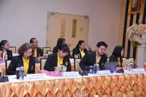 องคมนตรีตรวจเยี่ยมการดำเนินงานของมหาวิทยาลัยราชภัฏเทพสตรี
