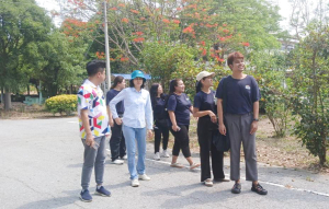 คณะครูที่ร่วมโครงการเพื่อการพัฒนาครูระดับประถมศึกษาเพื่อจัดการเรียนรู้แบบบูรณาการฯ เข้าเยี่ยมชมฐานการเรียนรู้ของศูนย์ส่งเสริมการจัดการศึกษาตามพระบรมราโชบาย มรท.