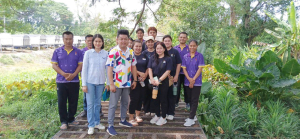 คณะครูที่ร่วมโครงการเพื่อการพัฒนาครูระดับประถมศึกษาเพื่อจัดการเรียนรู้แบบบูรณาการฯ เข้าเยี่ยมชมฐานการเรียนรู้ของศูนย์ส่งเสริมการจัดการศึกษาตามพระบรมราโชบาย มรท.