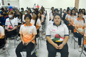 คณะมนุษยศาสตร์ฯ จัดกิจกรรมสืบสานเพลงพื้นบ้านในงานประเพณีแห่พระศรีอริยเมตไตรย วัดไลย์