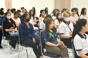 คณะมนุษยศาสตร์ฯ จัดกิจกรรมสืบสานเพลงพื้นบ้านในงานประเพณีแห่พระศรีอริยเมตไตรย วัดไลย์