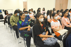 คณะมนุษยศาสตร์ฯ จัดกิจกรรมสืบสานเพลงพื้นบ้านในงานประเพณีแห่พระศรีอริยเมตไตรย วัดไลย์