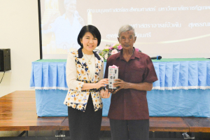 คณะมนุษยศาสตร์ฯ จัดกิจกรรมสืบสานเพลงพื้นบ้านในงานประเพณีแห่พระศรีอริยเมตไตรย วัดไลย์