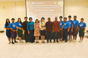 คณะมนุษยศาสตร์ฯ จัดกิจกรรมสืบสานเพลงพื้นบ้านในงานประเพณีแห่พระศรีอริยเมตไตรย วัดไลย์