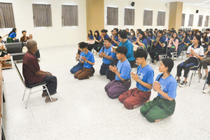 คณะมนุษยศาสตร์ฯ จัดกิจกรรมสืบสานเพลงพื้นบ้านในงานประเพณีแห่พระศรีอริยเมตไตรย วัดไลย์