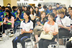 คณะมนุษยศาสตร์ฯ จัดกิจกรรมสืบสานเพลงพื้นบ้านในงานประเพณีแห่พระศรีอริยเมตไตรย วัดไลย์