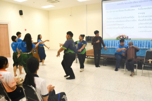 คณะมนุษยศาสตร์ฯ จัดกิจกรรมสืบสานเพลงพื้นบ้านในงานประเพณีแห่พระศรีอริยเมตไตรย วัดไลย์