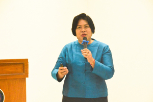 คณะมนุษยศาสตร์ฯ จัดกิจกรรมสืบสานเพลงพื้นบ้านในงานประเพณีแห่พระศรีอริยเมตไตรย วัดไลย์