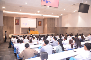 คณะเทคโนโลยีอุตสาหกรรมจัดอบรมพัฒนาทักษะด้านภาษาอังกฤษให้นักศึกษาชั้นปี 1