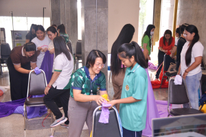 สำนักศิลปะและวัฒนธรรมจัดอบรมการเตรียมสถานที่สำหรับการอบรมสัมมนาและการตกแต่งนิทรรศการอย่างมืออาชีพ