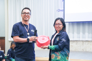 มรท. จัดอบรมหนึ่งวิสัยทัศน์ หนึ่งดวงใจ สานสัมพันธ์น้องพี่เทพสตรี สู่การพัฒนามหาวิทยาลัยที่ยั่งยืน รุ่นที่ 3