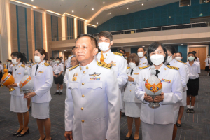 อธิการบดี มรท. นำคณะผู้บริหาร คณาจารย์ บุคลากร นักเรียน นักศึกษา ร่วมพิธีถวายพระพรชัยมงคล เนื่องในโอกาสวันเฉลิมพระชนมพรรษา สมเด็จพระนางเจ้าฯ พระบรมราชินี