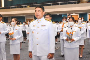 อธิการบดี มรท. นำคณะผู้บริหาร คณาจารย์ บุคลากร นักเรียน นักศึกษา ร่วมพิธีถวายพระพรชัยมงคล เนื่องในโอกาสวันเฉลิมพระชนมพรรษา สมเด็จพระนางเจ้าฯ พระบรมราชินี