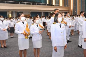 อธิการบดี มรท. นำคณะผู้บริหาร คณาจารย์ บุคลากร นักเรียน นักศึกษา ร่วมพิธีถวายพระพรชัยมงคล เนื่องในโอกาสวันเฉลิมพระชนมพรรษา สมเด็จพระนางเจ้าฯ พระบรมราชินี