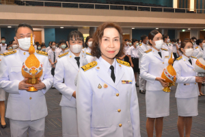 อธิการบดี มรท. นำคณะผู้บริหาร คณาจารย์ บุคลากร นักเรียน นักศึกษา ร่วมพิธีถวายพระพรชัยมงคล เนื่องในโอกาสวันเฉลิมพระชนมพรรษา สมเด็จพระนางเจ้าฯ พระบรมราชินี