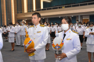 อธิการบดี มรท. นำคณะผู้บริหาร คณาจารย์ บุคลากร นักเรียน นักศึกษา ร่วมพิธีถวายพระพรชัยมงคล เนื่องในโอกาสวันเฉลิมพระชนมพรรษา สมเด็จพระนางเจ้าฯ พระบรมราชินี