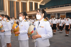 อธิการบดี มรท. นำคณะผู้บริหาร คณาจารย์ บุคลากร นักเรียน นักศึกษา ร่วมพิธีถวายพระพรชัยมงคล เนื่องในโอกาสวันเฉลิมพระชนมพรรษา สมเด็จพระนางเจ้าฯ พระบรมราชินี