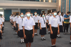 อธิการบดี มรท. นำคณะผู้บริหาร คณาจารย์ บุคลากร นักเรียน นักศึกษา ร่วมพิธีถวายพระพรชัยมงคล เนื่องในโอกาสวันเฉลิมพระชนมพรรษา สมเด็จพระนางเจ้าฯ พระบรมราชินี