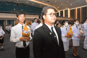อธิการบดี มรท. นำคณะผู้บริหาร คณาจารย์ บุคลากร นักเรียน นักศึกษา ร่วมพิธีถวายพระพรชัยมงคล เนื่องในโอกาสวันเฉลิมพระชนมพรรษา สมเด็จพระนางเจ้าฯ พระบรมราชินี