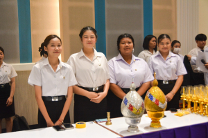 อธิการบดี มรท. นำคณะผู้บริหาร คณาจารย์ บุคลากร นักเรียน นักศึกษา ร่วมพิธีถวายพระพรชัยมงคล เนื่องในโอกาสวันเฉลิมพระชนมพรรษา สมเด็จพระนางเจ้าฯ พระบรมราชินี