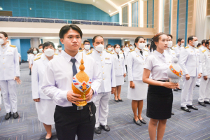 อธิการบดี มรท. นำคณะผู้บริหาร คณาจารย์ บุคลากร นักเรียน นักศึกษา ร่วมพิธีถวายพระพรชัยมงคล เนื่องในโอกาสวันเฉลิมพระชนมพรรษา สมเด็จพระนางเจ้าฯ พระบรมราชินี