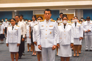 อธิการบดี มรท. นำคณะผู้บริหาร คณาจารย์ บุคลากร นักเรียน นักศึกษา ร่วมพิธีถวายพระพรชัยมงคล เนื่องในโอกาสวันเฉลิมพระชนมพรรษา สมเด็จพระนางเจ้าฯ พระบรมราชินี