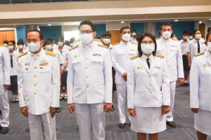 อธิการบดี มรท. นำคณะผู้บริหาร คณาจารย์ บุคลากร นักเรียน นักศึกษา ร่วมพิธีถวายพระพรชัยมงคล เนื่องในโอกาสวันเฉลิมพระชนมพรรษา สมเด็จพระนางเจ้าฯ พระบรมราชินี