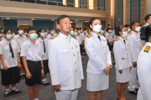 อธิการบดี มรท. นำคณะผู้บริหาร คณาจารย์ บุคลากร นักเรียน นักศึกษา ร่วมพิธีถวายพระพรชัยมงคล เนื่องในโอกาสวันเฉลิมพระชนมพรรษา สมเด็จพระนางเจ้าฯ พระบรมราชินี