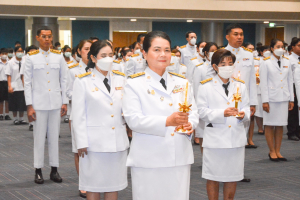 อธิการบดี มรท. นำคณะผู้บริหาร คณาจารย์ บุคลากร นักเรียน นักศึกษา ร่วมพิธีถวายพระพรชัยมงคล เนื่องในโอกาสวันเฉลิมพระชนมพรรษา สมเด็จพระนางเจ้าฯ พระบรมราชินี