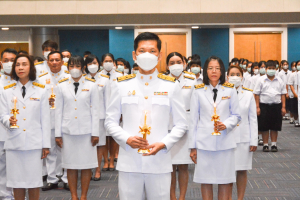 อธิการบดี มรท. นำคณะผู้บริหาร คณาจารย์ บุคลากร นักเรียน นักศึกษา ร่วมพิธีถวายพระพรชัยมงคล เนื่องในโอกาสวันเฉลิมพระชนมพรรษา สมเด็จพระนางเจ้าฯ พระบรมราชินี