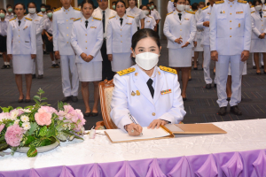 อธิการบดี มรท. นำคณะผู้บริหาร คณาจารย์ บุคลากร นักเรียน นักศึกษา ร่วมพิธีถวายพระพรชัยมงคล เนื่องในโอกาสวันเฉลิมพระชนมพรรษา สมเด็จพระนางเจ้าฯ พระบรมราชินี