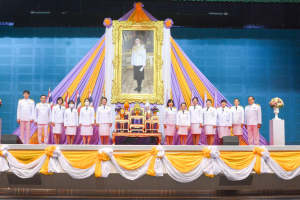 อธิการบดี มรท. นำคณะผู้บริหาร คณาจารย์ บุคลากร นักเรียน นักศึกษา ร่วมพิธีถวายพระพรชัยมงคล เนื่องในโอกาสวันเฉลิมพระชนมพรรษา สมเด็จพระนางเจ้าฯ พระบรมราชินี