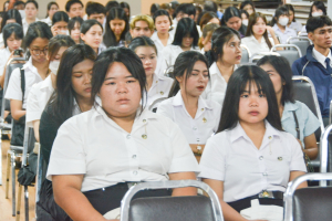 กองพัฒนานักศึกษาจัดประชุมชี้แจงแนวทางการกู้ยืมของกองทุน กยศ. สำหรับกลุ่มผู้กู้รายใหม่ และกลุ่มผู้กู้รายเก่าที่ยังไม่เคยทำสัญญากับมหาวิทยาลัย