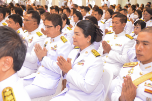 อธิการบดี คณะผู้บริหาร และบุคลากร ร่วมพิธีวันเฉลิมพระชนมพรรษาสมเด็จพระนางเจ้าฯ พระบรมราชินี