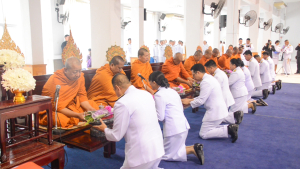 อธิการบดี คณะผู้บริหาร และบุคลากร ร่วมพิธีวันเฉลิมพระชนมพรรษาสมเด็จพระนางเจ้าฯ พระบรมราชินี