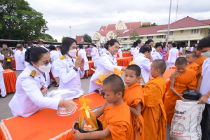 อธิการบดี คณะผู้บริหาร และบุคลากร ร่วมพิธีวันเฉลิมพระชนมพรรษาสมเด็จพระนางเจ้าฯ พระบรมราชินี