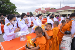 อธิการบดี คณะผู้บริหาร และบุคลากร ร่วมพิธีวันเฉลิมพระชนมพรรษาสมเด็จพระนางเจ้าฯ พระบรมราชินี