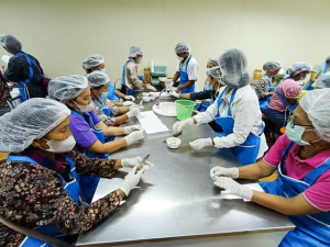 สนง.เกษตรฯ จ.ลพบุรี ร่วมกับ มรท. จัดอบรมการแปรรูปสร้างมูลค่าเพิ่มสินค้าเกษตรฯ