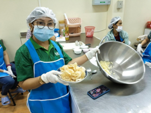สนง.เกษตรฯ จ.ลพบุรี ร่วมกับ มรท. จัดอบรมการแปรรูปสร้างมูลค่าเพิ่มสินค้าเกษตรฯ