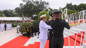 มรท. ร่วมพิธีวางพวงมาลาถวายราชสักการะวันคล้ายวันสวรรคต รัชกาลที่ 8