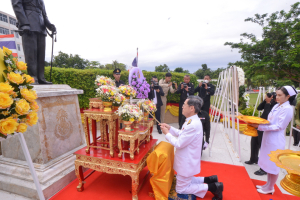 มรท. ร่วมพิธีวางพวงมาลาถวายราชสักการะวันคล้ายวันสวรรคต รัชกาลที่ 8