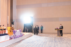 อธิการบดี มรท. เข้ารับพระราชทานประกาศนียบัตรและเข็มวิทยฐานะผู้สำเร็จการศึกษาอบรมหลักสูตร บสป. รุ่นที่ 1 จาก สมเด็จพระกนิษฐาธิราชเจ้า กรมสมเด็จพระเทพรัตนราชสุดาฯ สยามบรมราชกุมารี